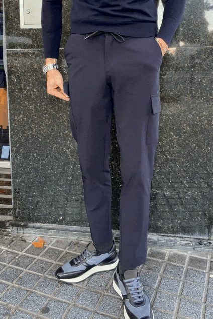 Pantalón cargo técnico azul marino