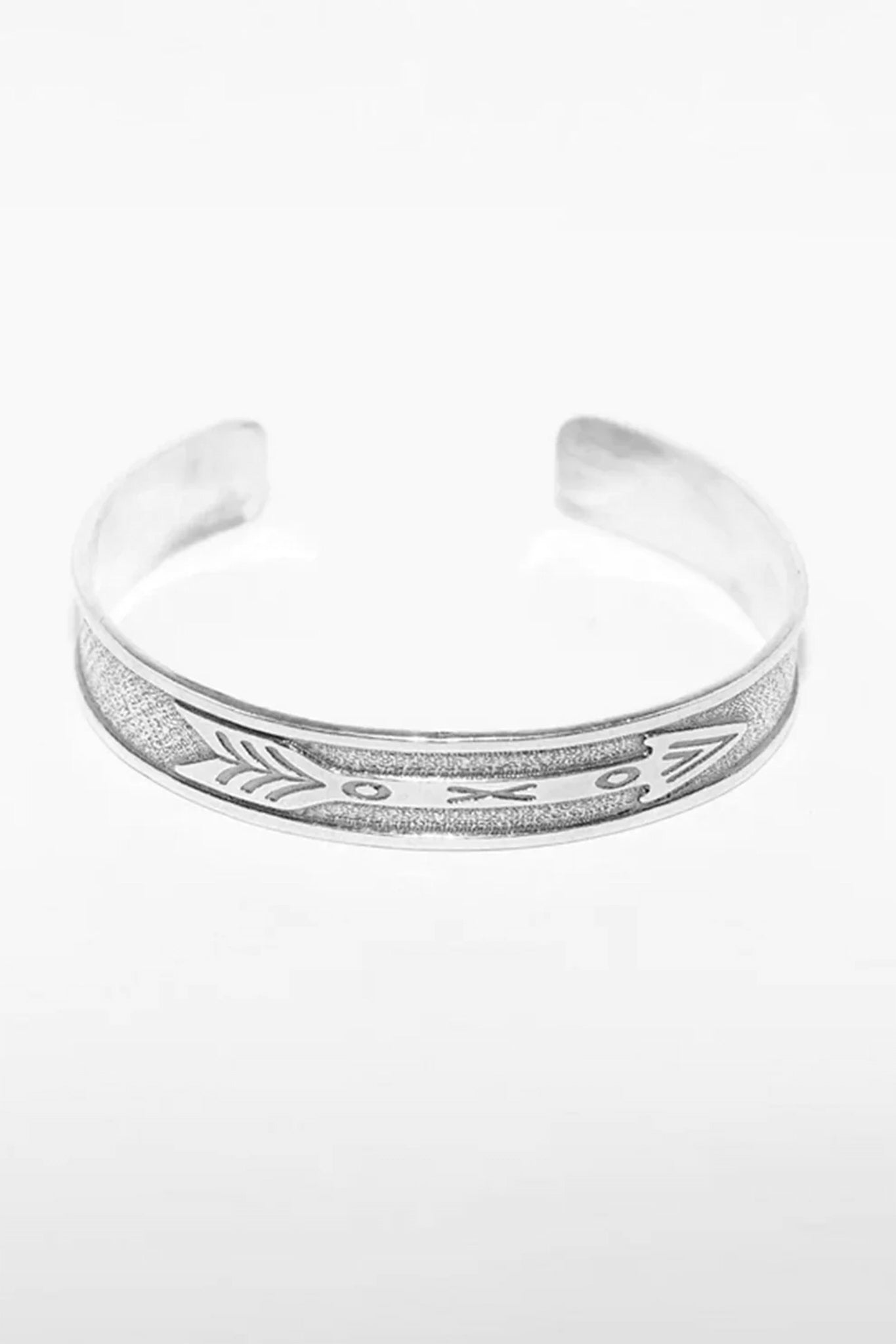 Pulsera brazalete plata flecha edición limitada