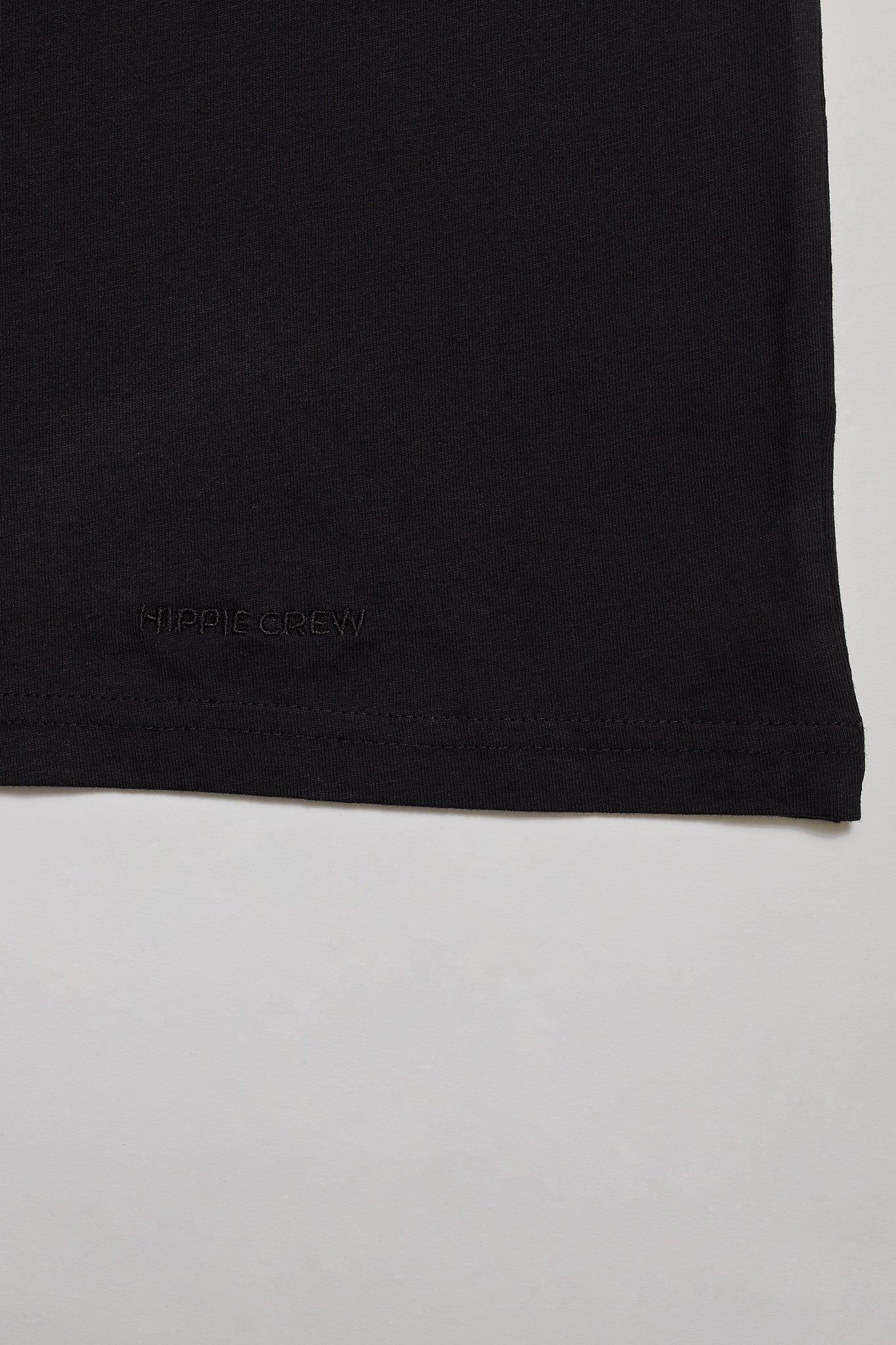 Camiseta cuello pico negra