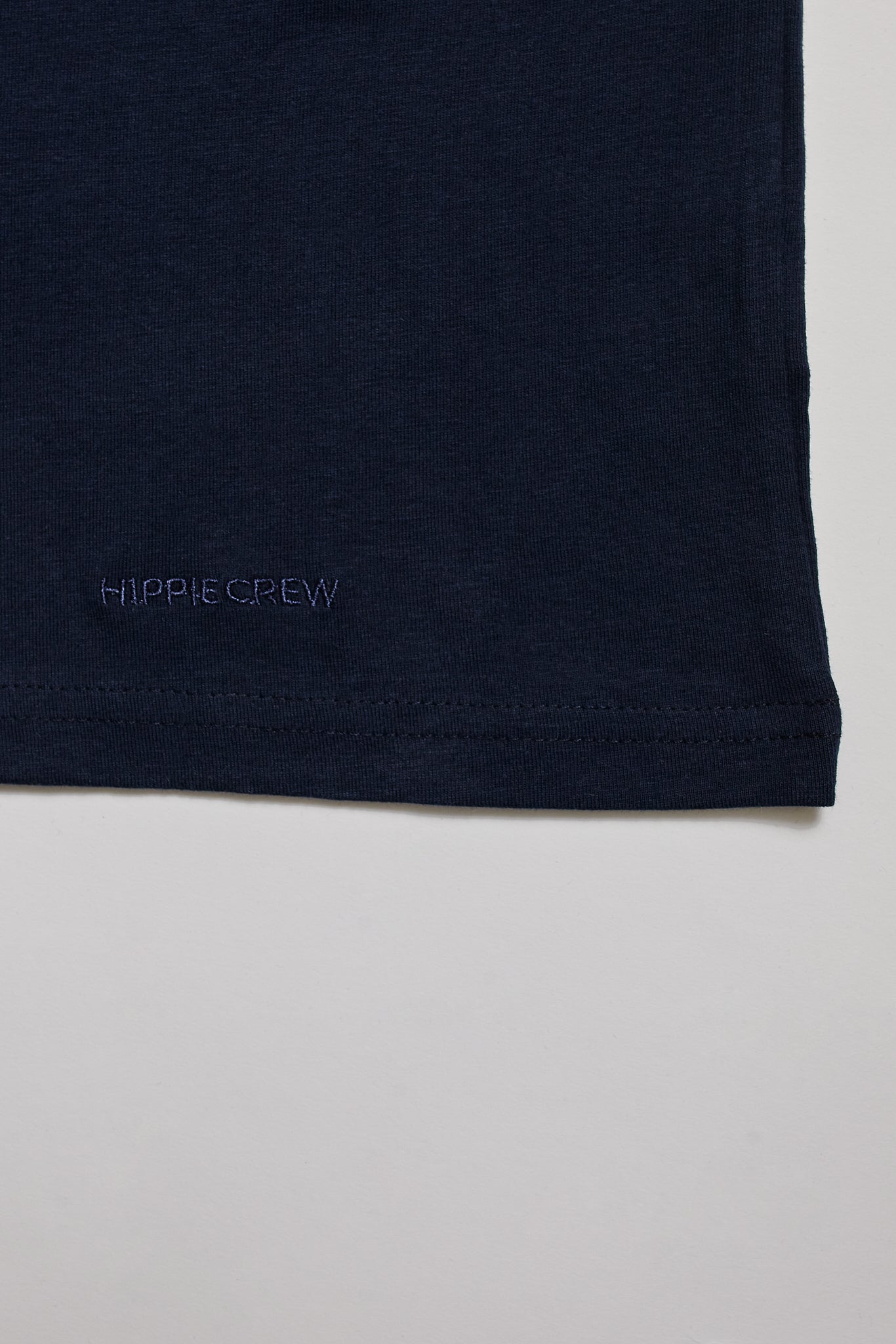 Camiseta cuello pico azul marino