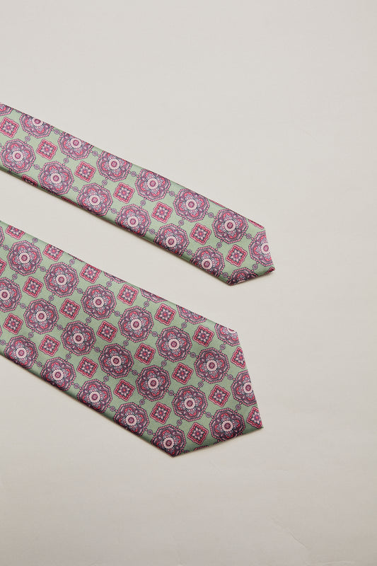 Corbata verde rosetas