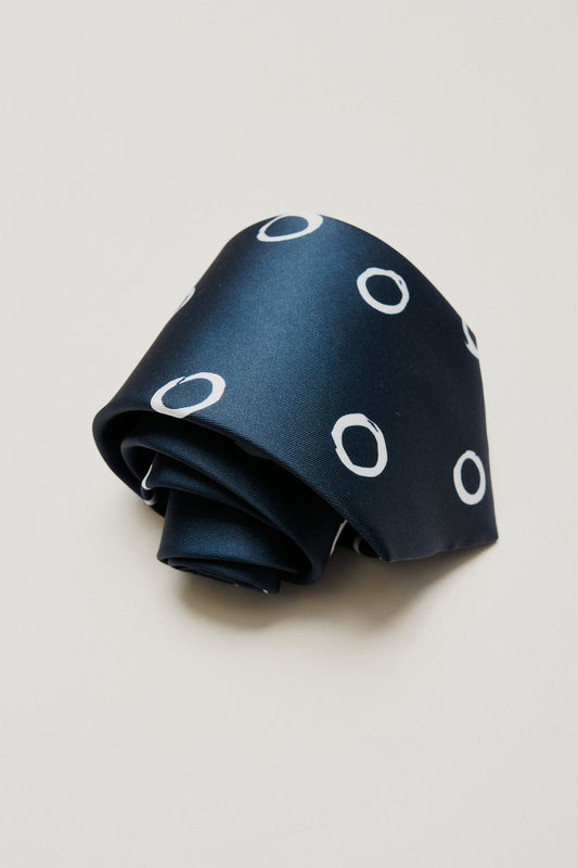 Corbata azul marino círculos