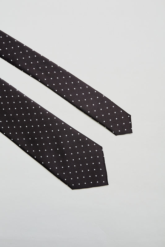 Corbata negra lunares