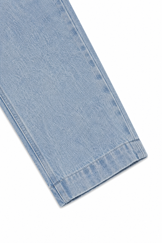 Pantalón denim relaxed azul claro