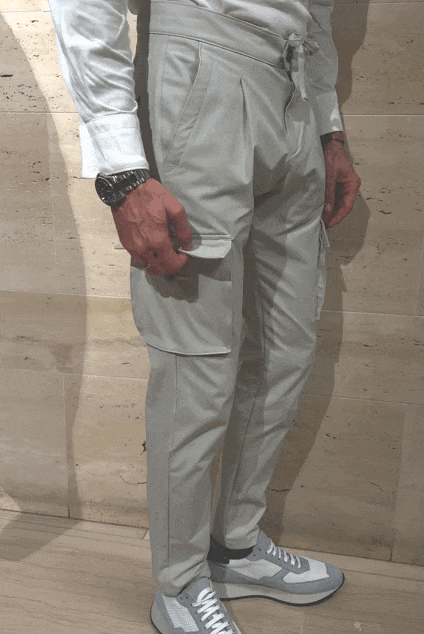 Pantalón cargo pinzas técnico beige