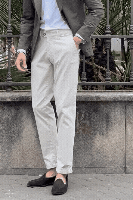 Pantalón chino beige claro