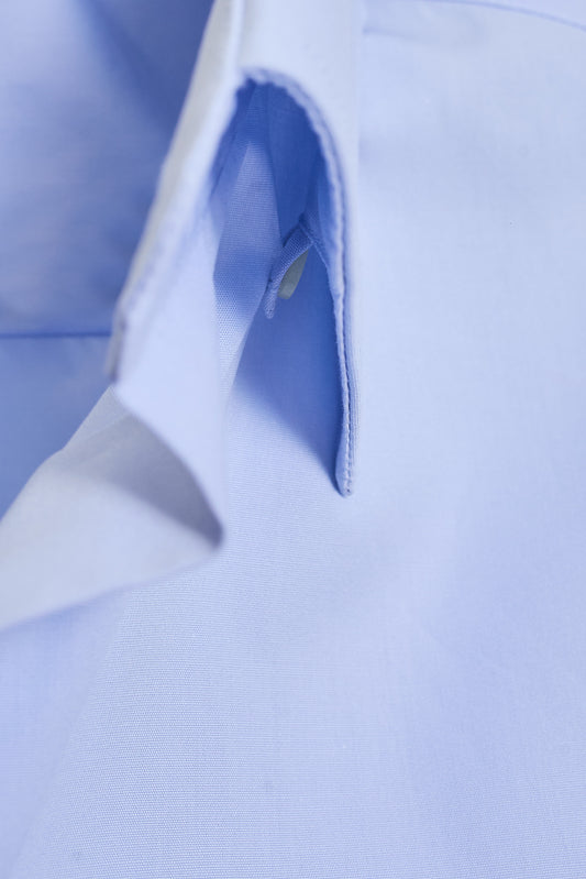 Camisa cuello híbrido azul claro