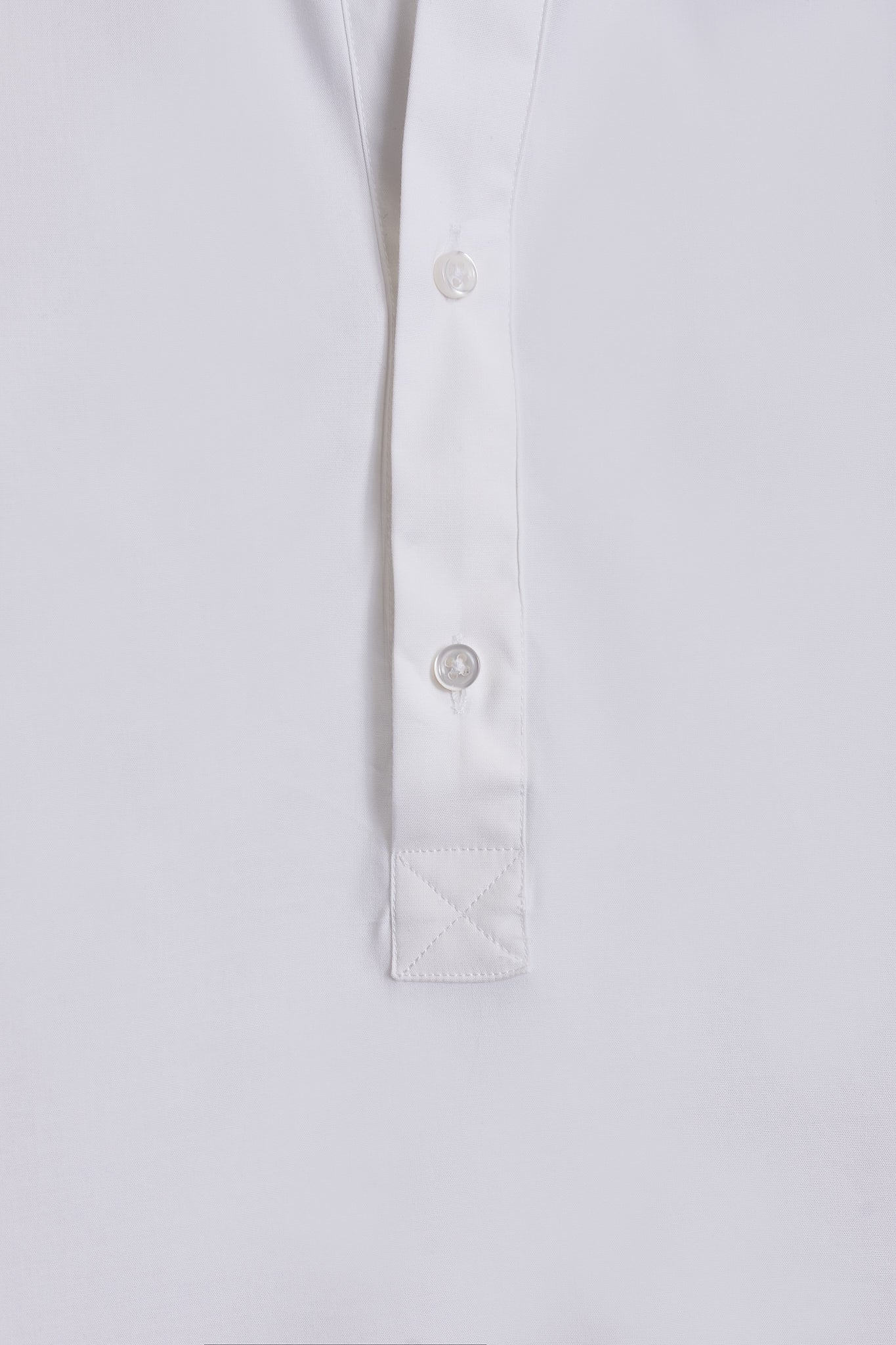 Camisa polera elástica blanca