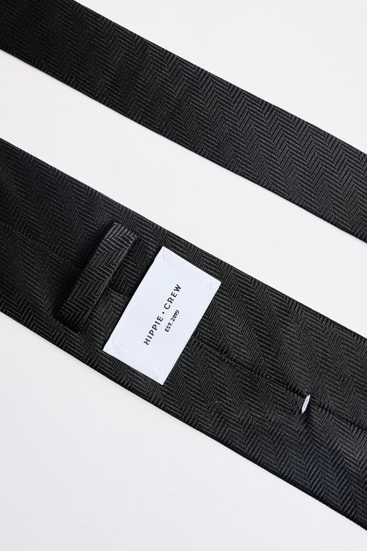 Corbata negra espiga