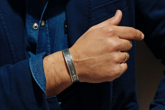 Pulsera brazalete plata flecha edición limitada