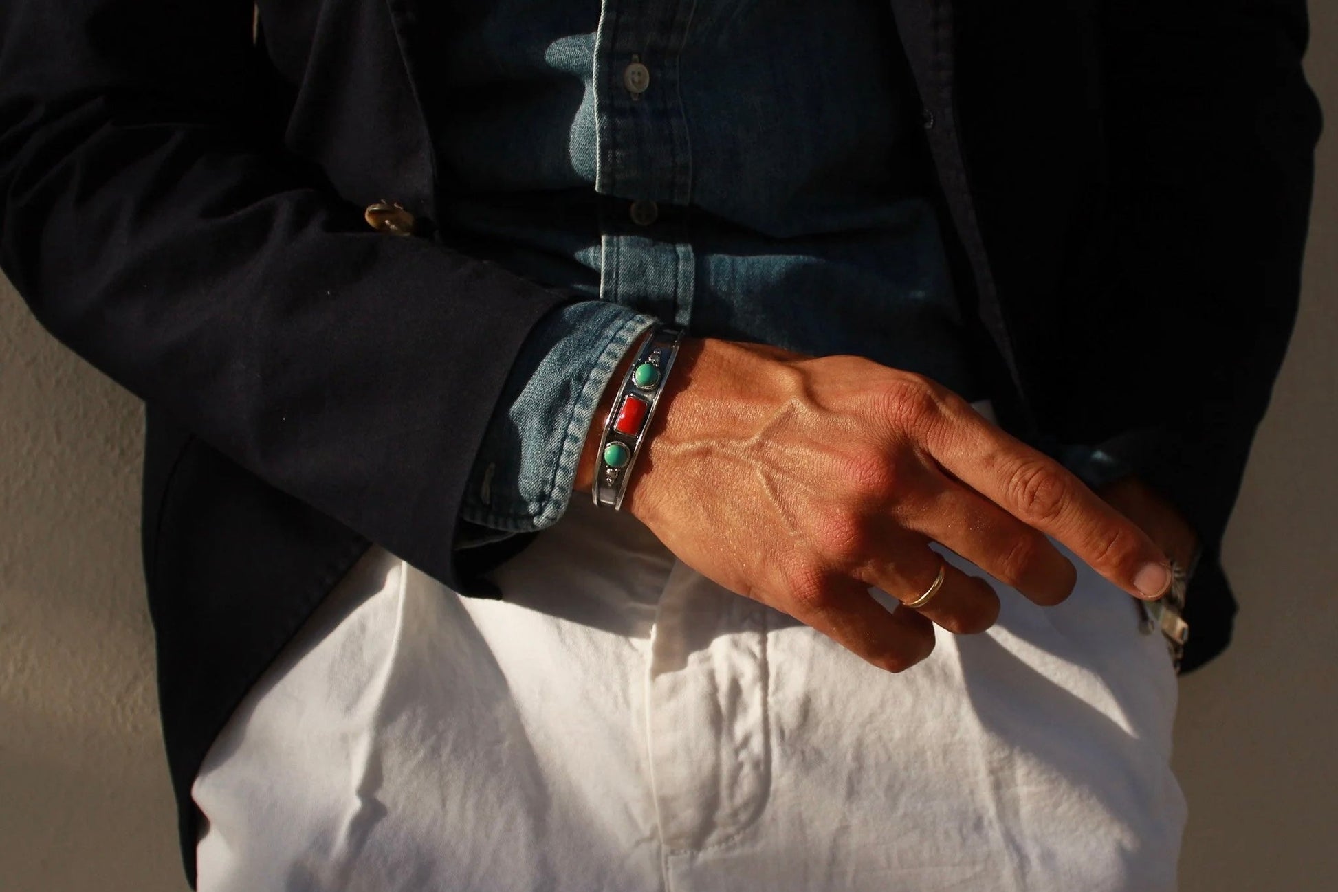 Brazalete edición limitada detalle turquesa y coral Hippie Crew